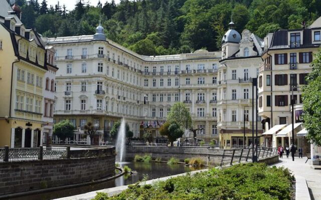 grandhotel pupp karlovy vary fachda