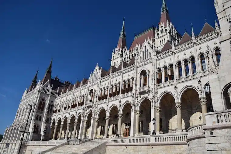 parlamento de budapeste frente