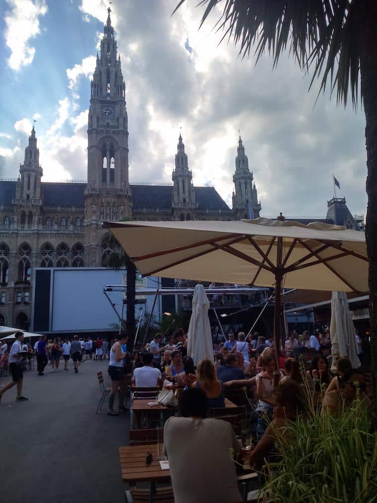 o que fazer em viena feira rathausplatz