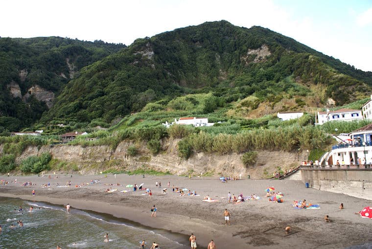 Praia do Fogo, Ribeira Quente