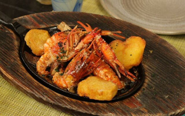 La Mar, Comdia Peruana