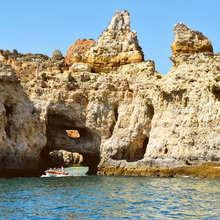 passeio de barco em lagos algarve grutas