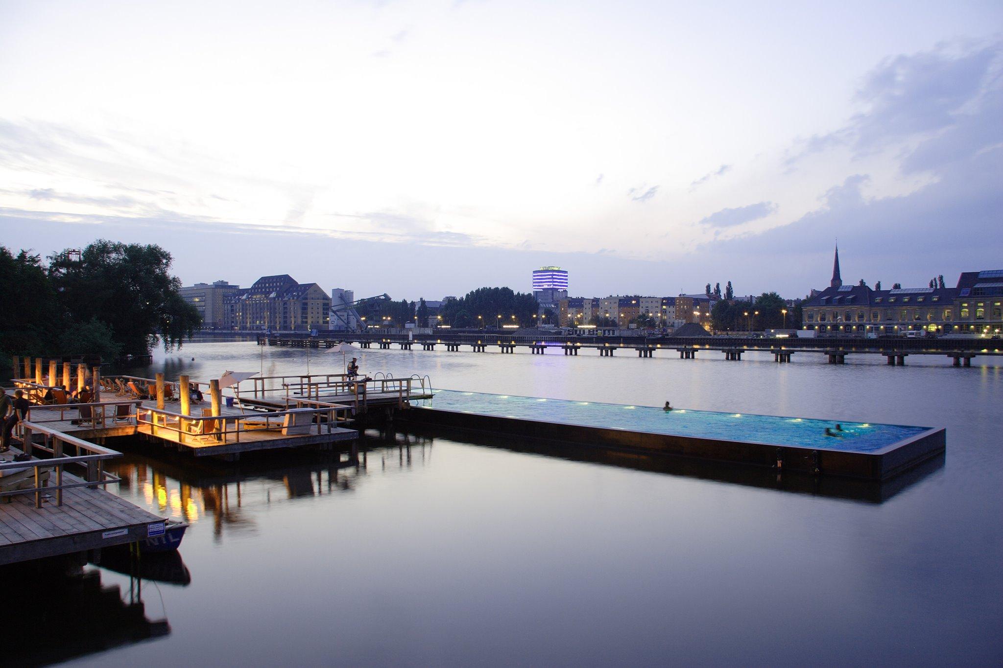 badeschiff-berlim-piscina