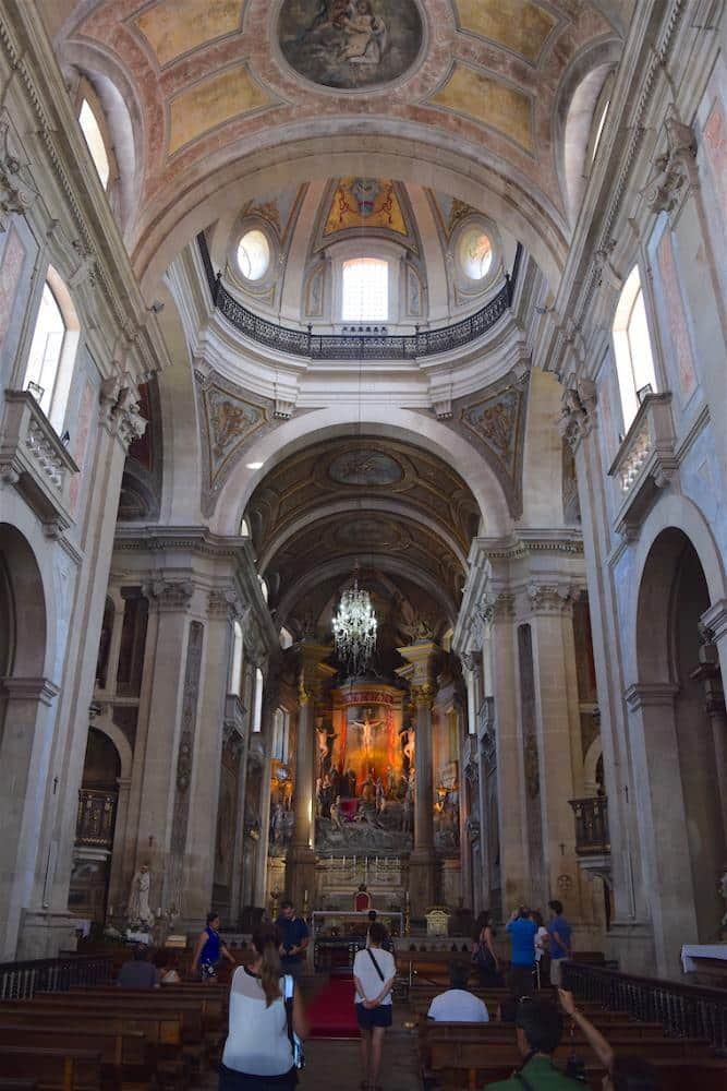 santuario-do-bom-jesus-do-monte-braga-dentro-igreja