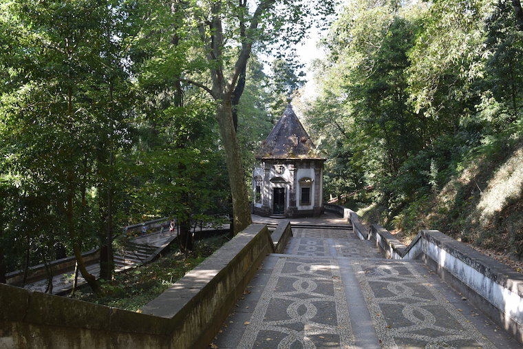 santuario-do-bom-jesus-do-monte-braga-escada-e-capela