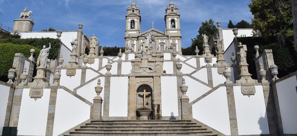 santuario-do-bom-jesus-do-monte-braga-escadaria