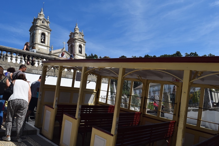 santuario-do-bom-jesus-do-monte-braga-funicular-e-igreja