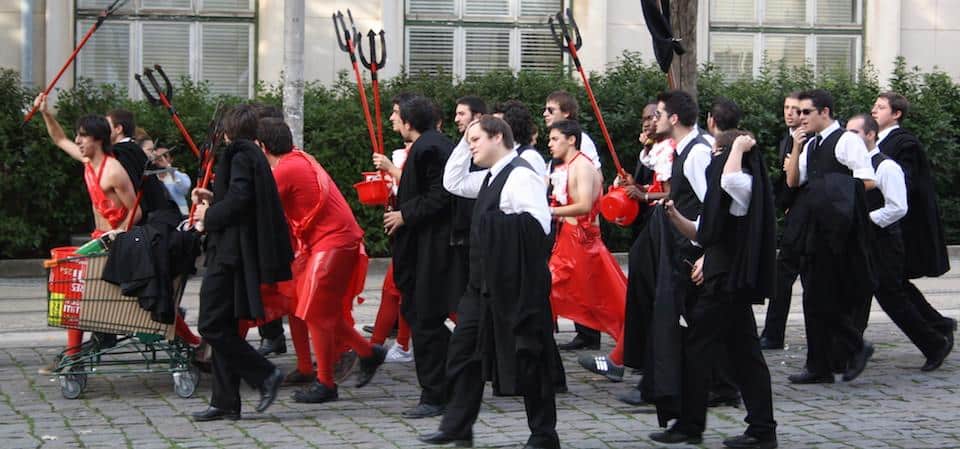 festa-das-latas-em-coimbra-latada
