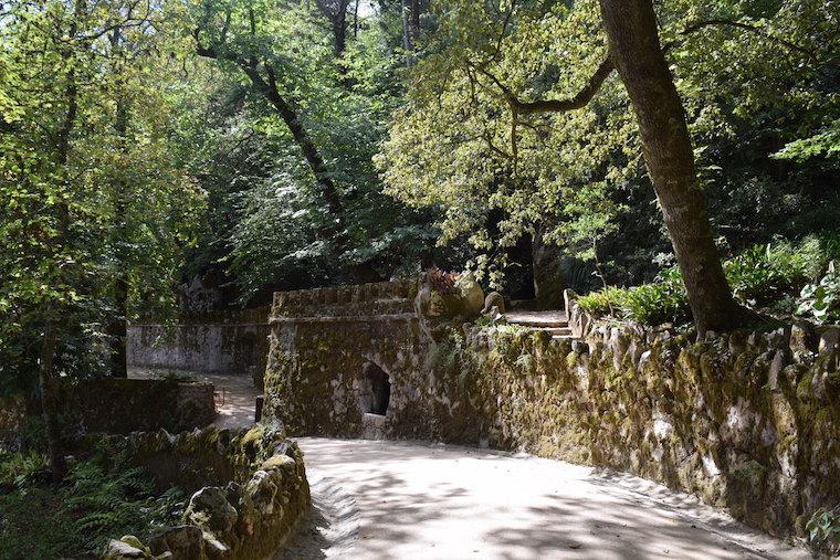 quinta-da-regaleira-sintra-portugal-bosque