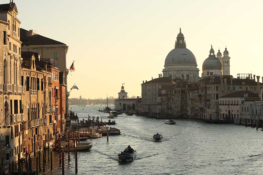 como alugar carro em veneza