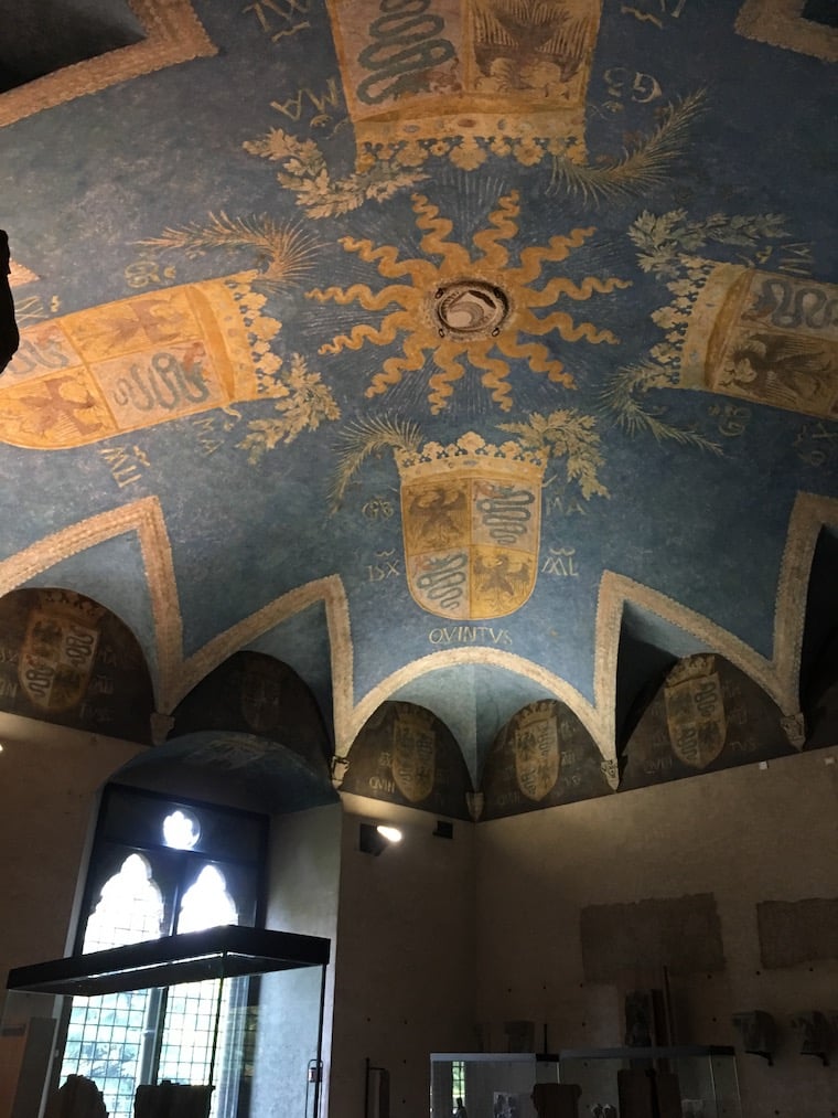 Castelo Sforzesco em Milão afresco no teto