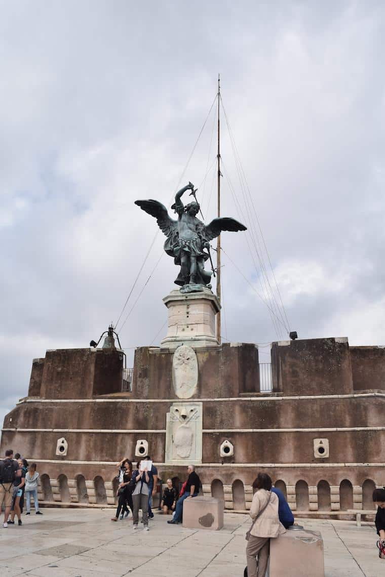 castelo de santo angelo patio anjo bronze