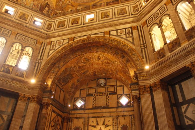 interior do batistério, em Florença
