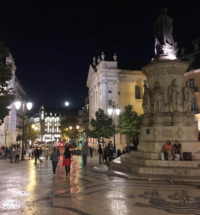 o que fazer em lisboa praca luis de camoes