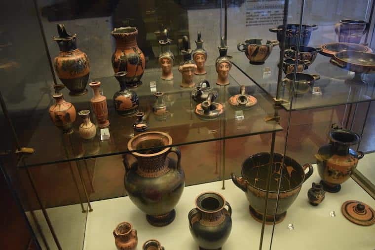 o que fazer em tarquinia italia museu mais potes