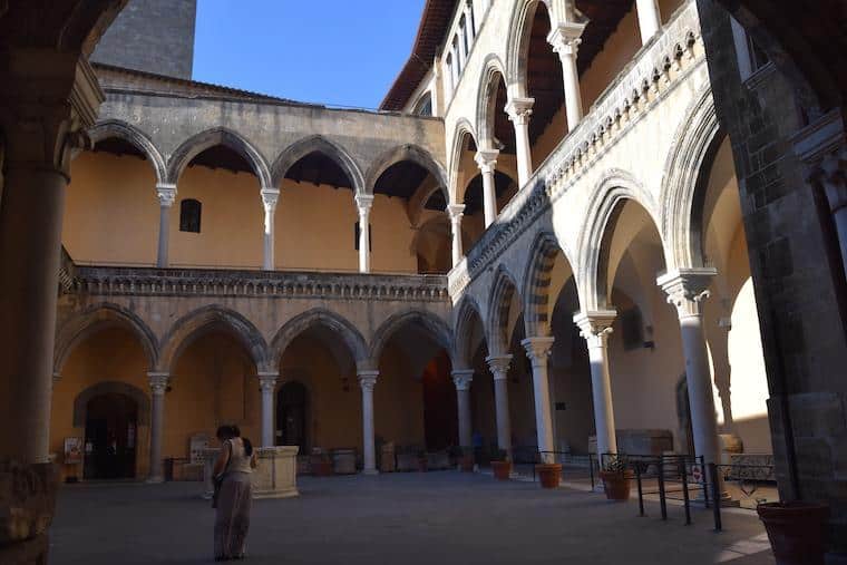 o que fazer em tarquinia italia museu