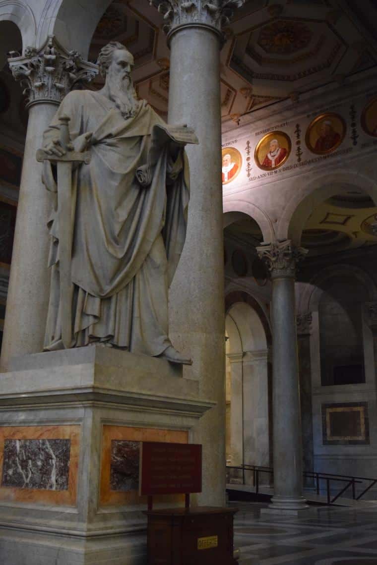 sao paulo fora dos muros roma estatua apostolo