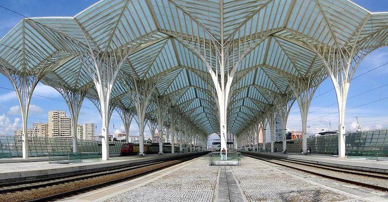 Plataforma_ferroviaria_da_Gare_do_Oriente