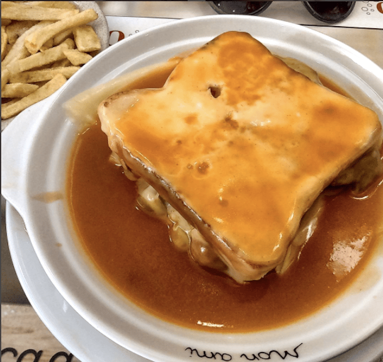 francesinha porto cafe sao nicolau