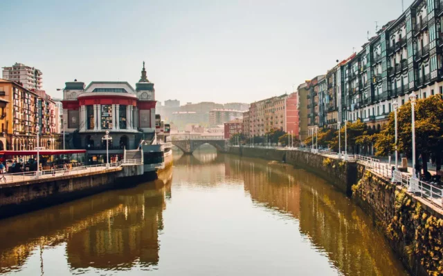 Onde ficar em Bilbao, na Espanha: dicas dos melhores bairros para se hospedar