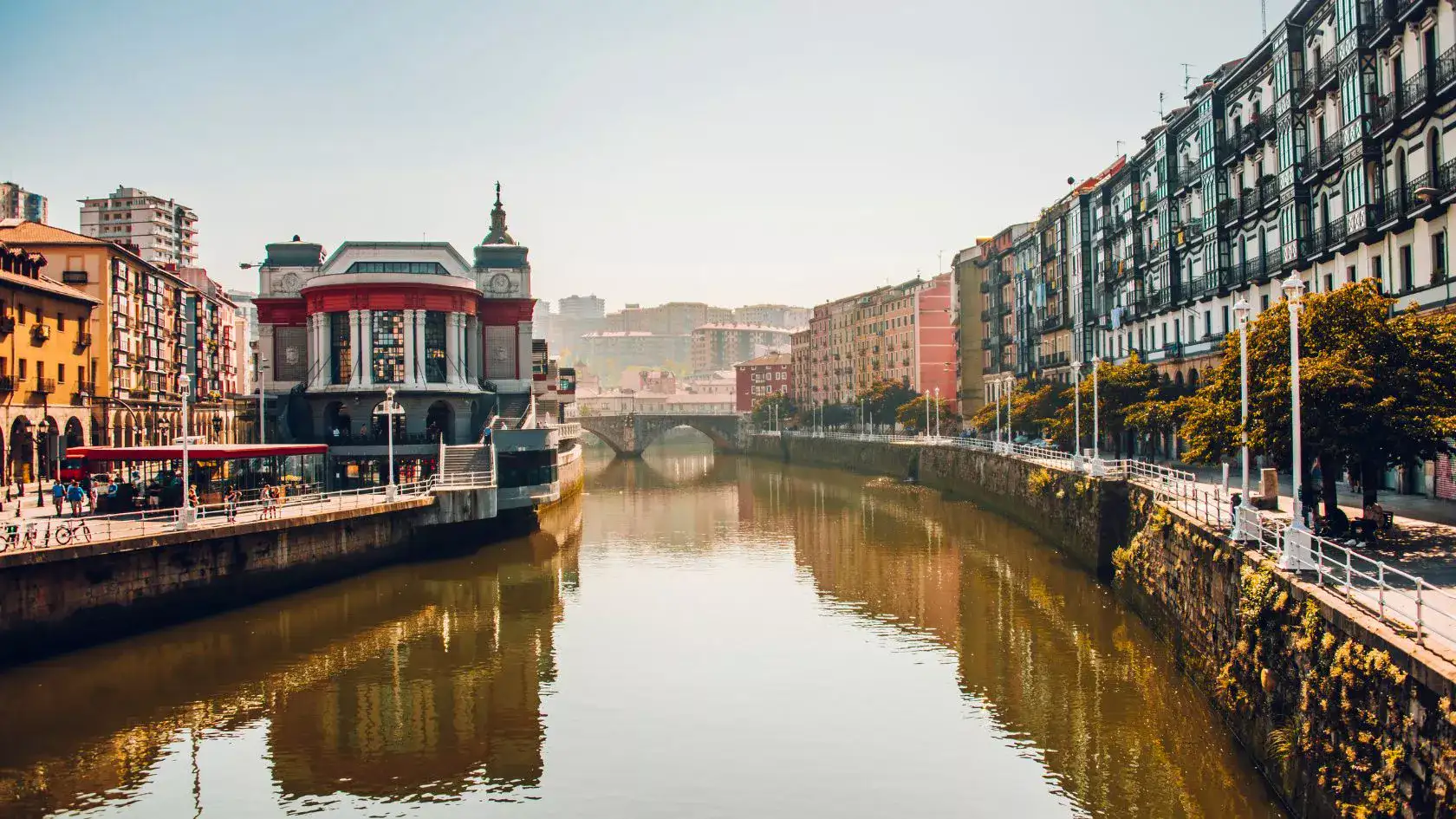 Onde ficar em Bilbao, na Espanha: dicas dos melhores bairros para se hospedar