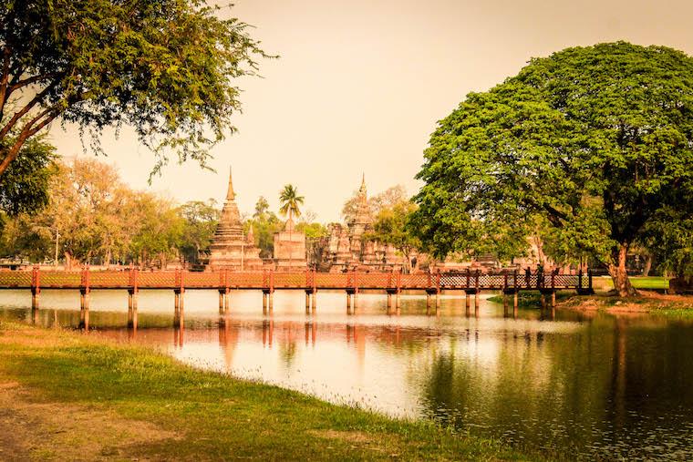 Sukhothai: templos e ruínas históricas