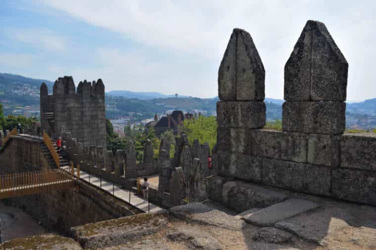 castelos de portugal guimarães