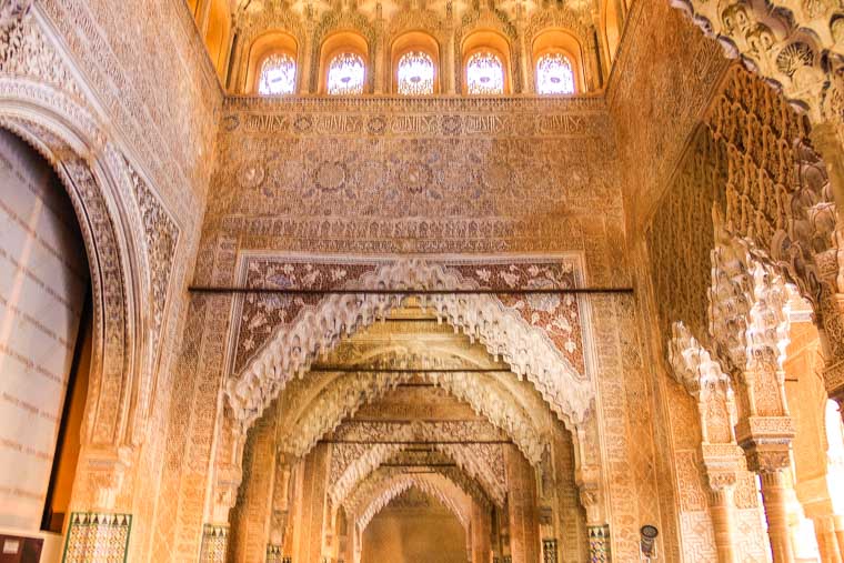 Detalhes internos dos palácios de Alhambra