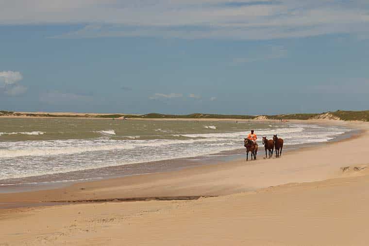 Praias de Maracajaú