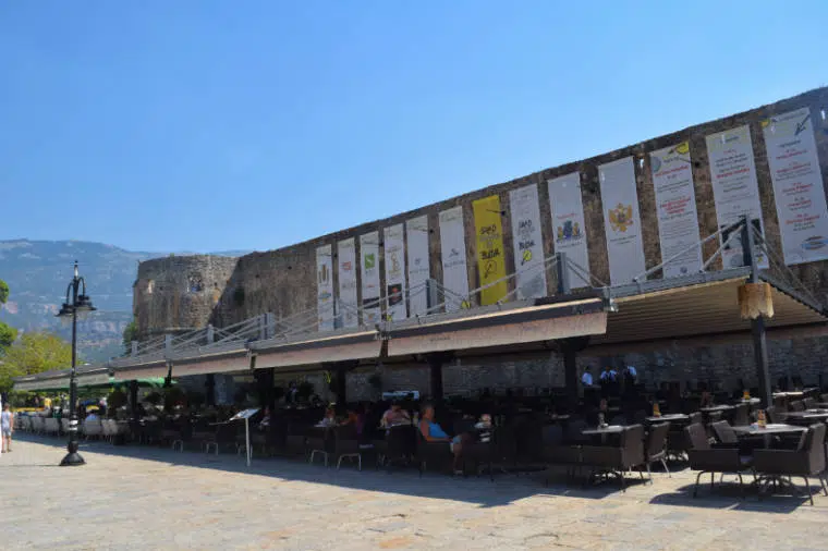 budva montenegro muralhas