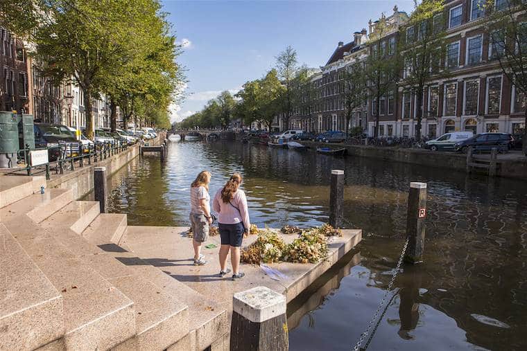 Monumento pela resistência homoafetiva em Amsterdam