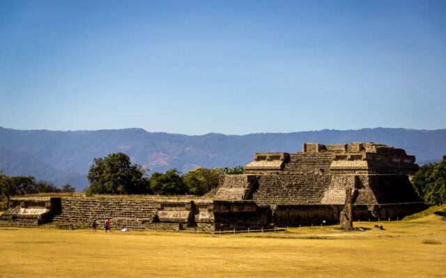 Vista as ruinas arqueológicas de Monte Albán, em Oaxaca