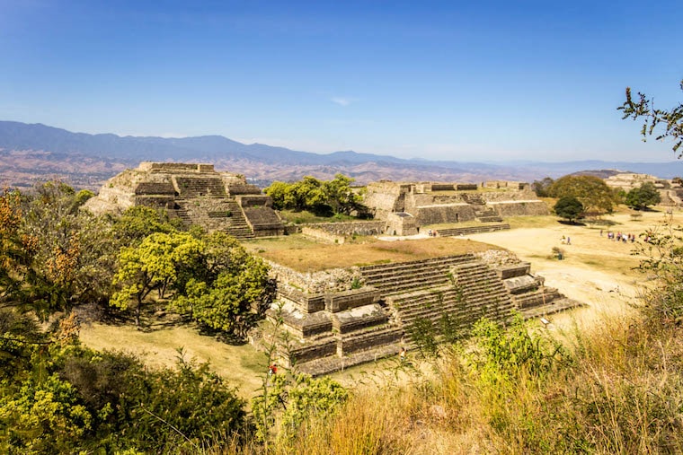 Vista as ruinas arqueológicas de Monte Albán, em Oaxaca