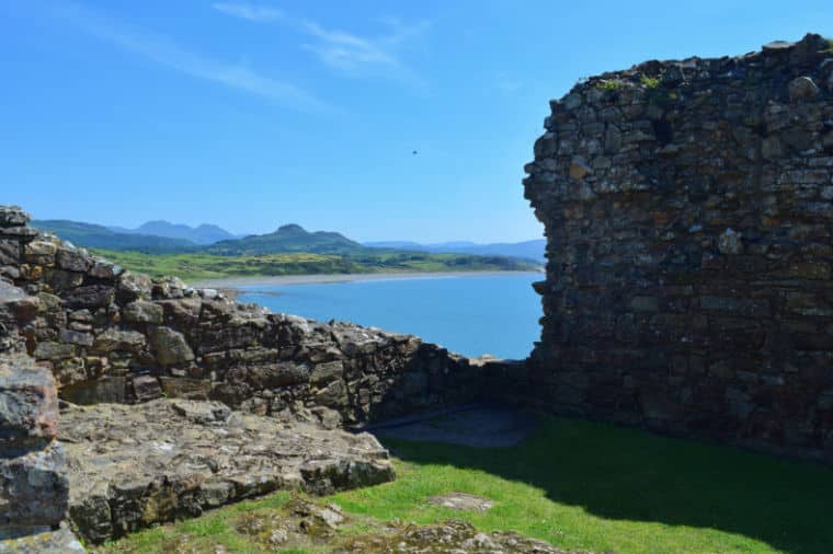 vista do castelo de criccieth pais de gales