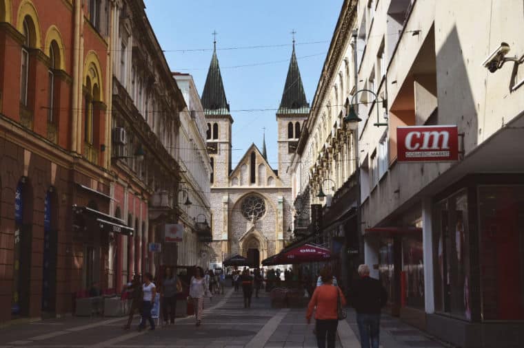 o que fazer em sarajevo bosnia igreja