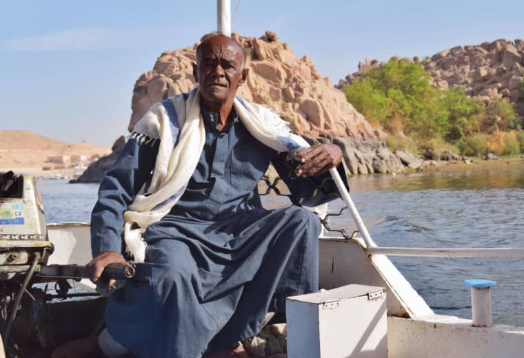 aswan egito barqueiro