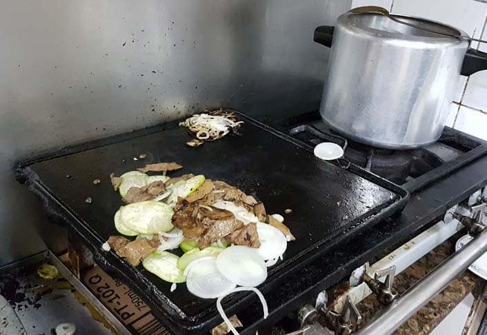 fígado com jiló do mercado central