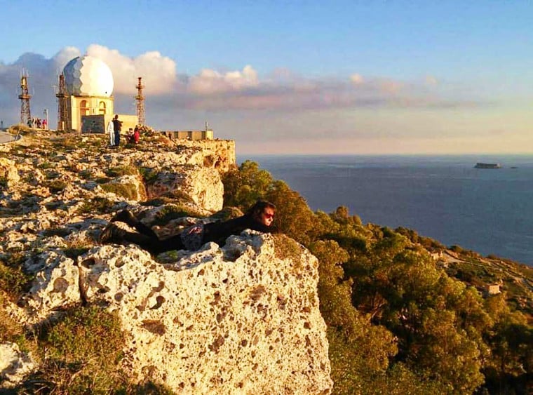 dingli cliffs malta intercambio