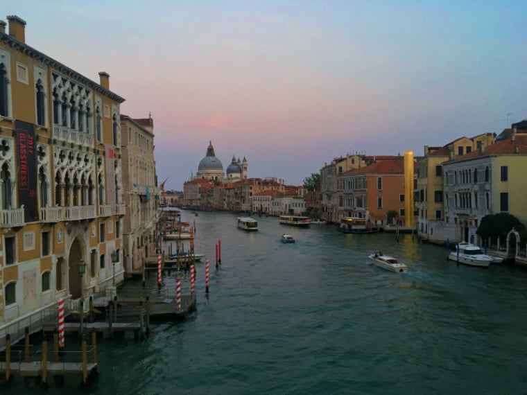 grand canal de veneza e a igreja salute