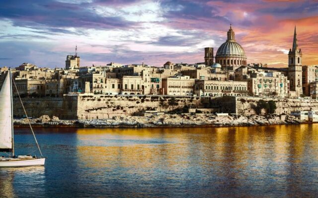 intercâmbio em malta shutterstock