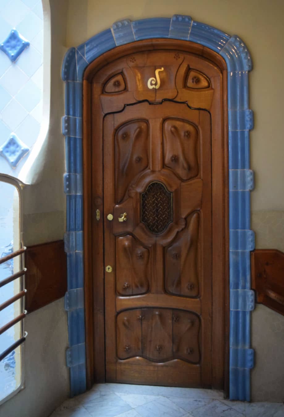 casa batllo barcelona porta