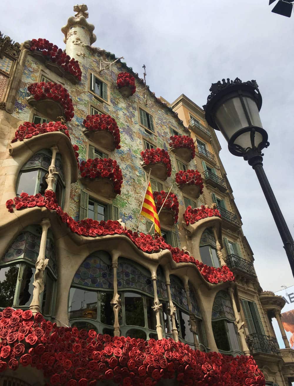 saint jordi barcelona festa casa batlto