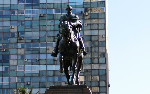uruguai_desk