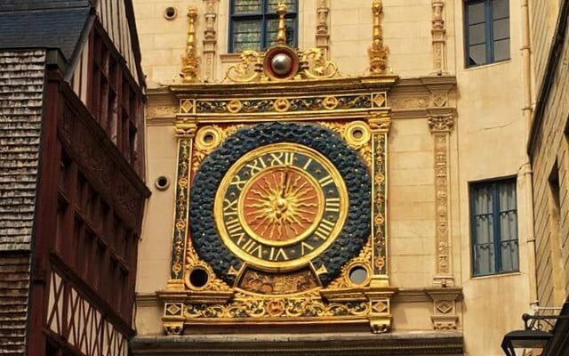 onde ficar em ruen franca relógio