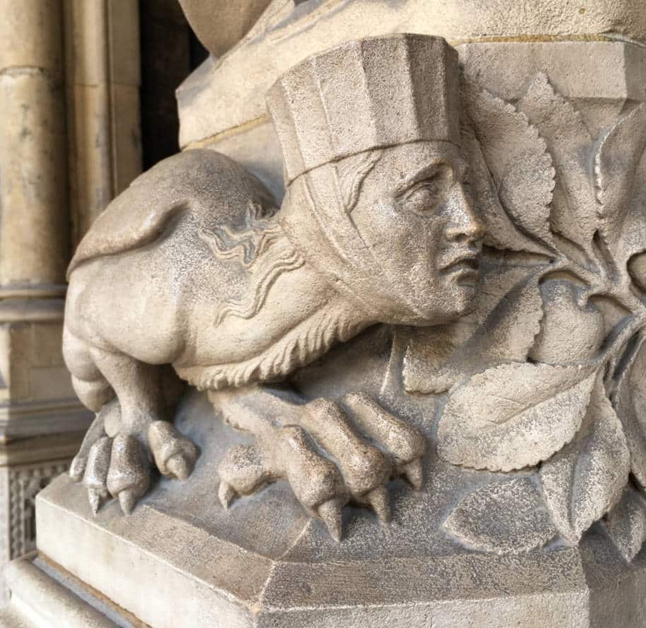 sainte-chapelle paris estatua