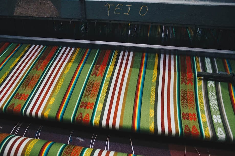 Produção têxtil em Otavalo, Equador