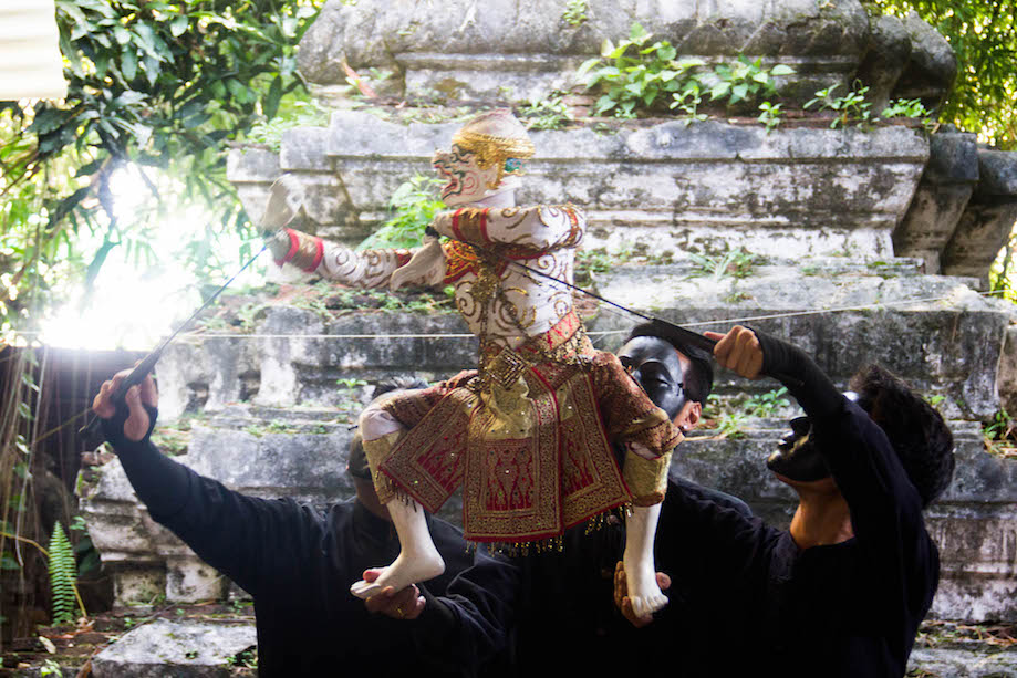 Apresentação do teatro de marionetes tailandês