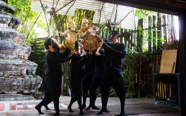 Apresentação do teatro de marionetes tailandês