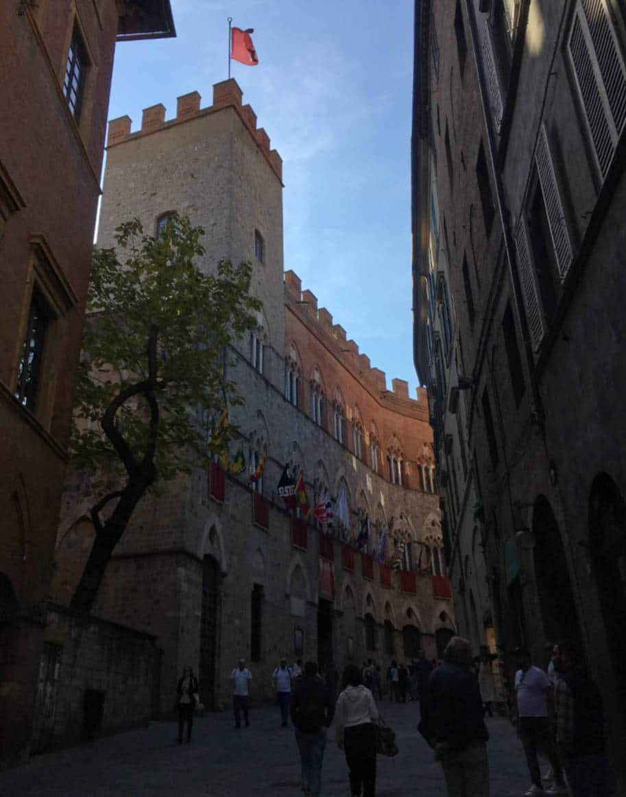 Siena Italia o que fazer rua medieval