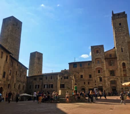 san gimignano italia piazza della cisterna